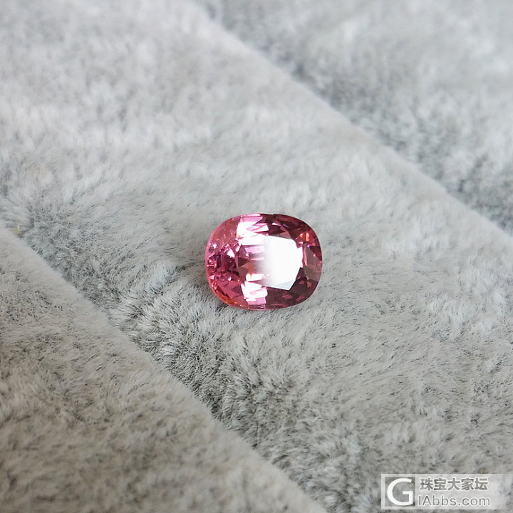 粉红色尖晶石，全净火彩好1.35CT_刻面宝石尖晶石