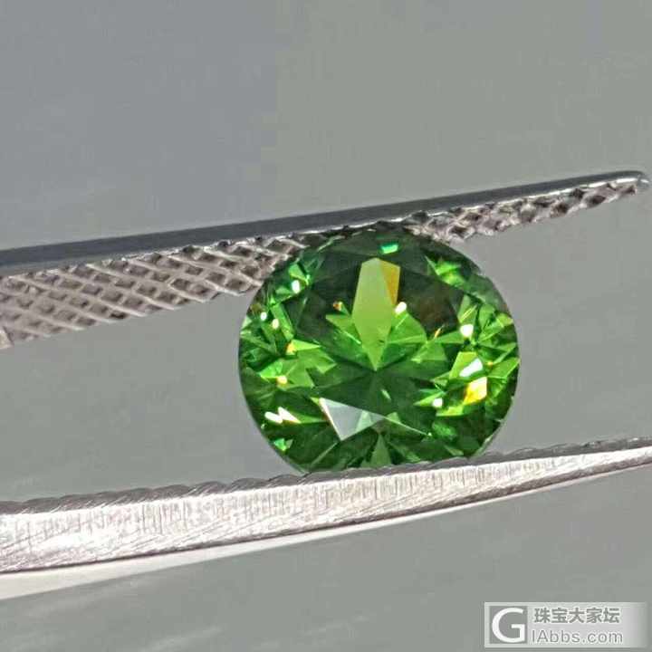 新收的一颗乌拉尔俄翠，大家欣赏一下_刻面宝石翠榴石