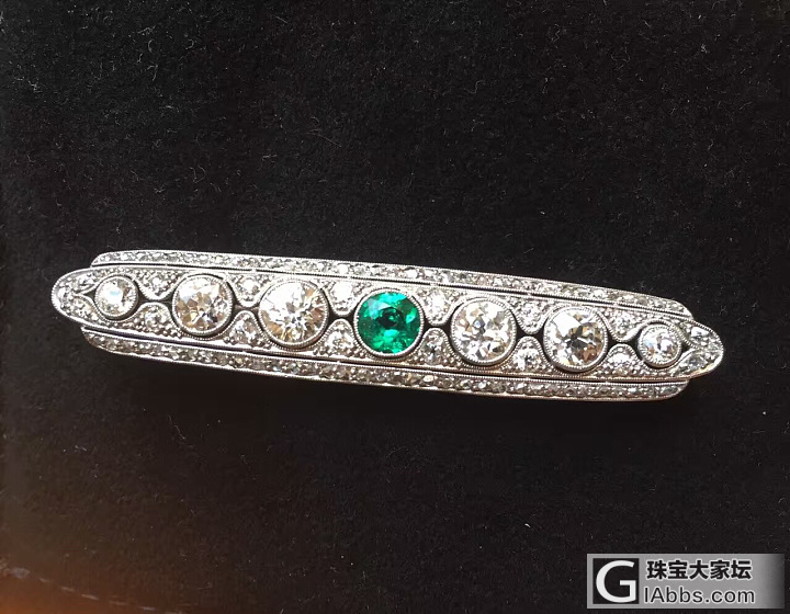 一枚于欧洲，百年历史的古典祖母绿钻石胸针_胸饰古董首饰