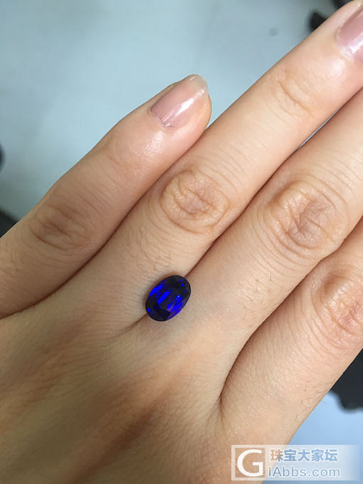 之前的蓝宝镶嵌好啦，本来还担心会很黑，实际上大部分时间看起来颜色还是挺美哒_蓝宝石戒指