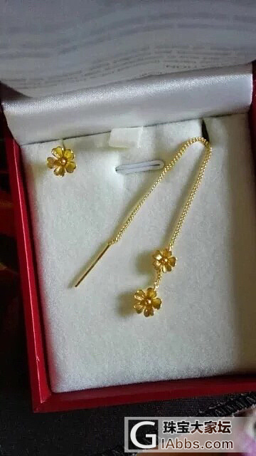 周大福樱花耳线长草了_金耳线