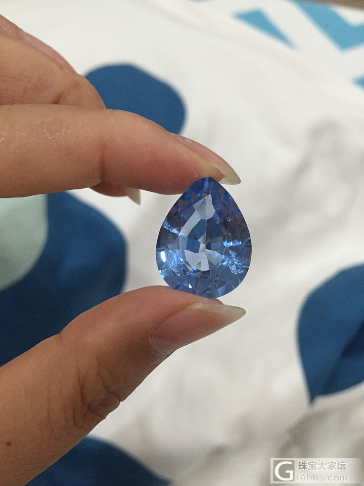 这是真的蓝宝石？_托帕石刻面宝石蓝宝石