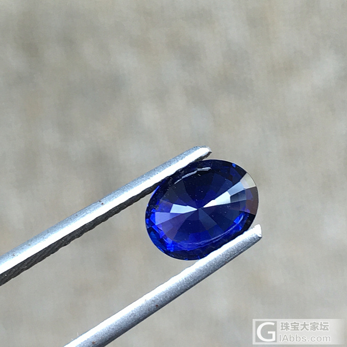 蓝宝石就喜欢这样的颜色_刻面宝石蓝宝石