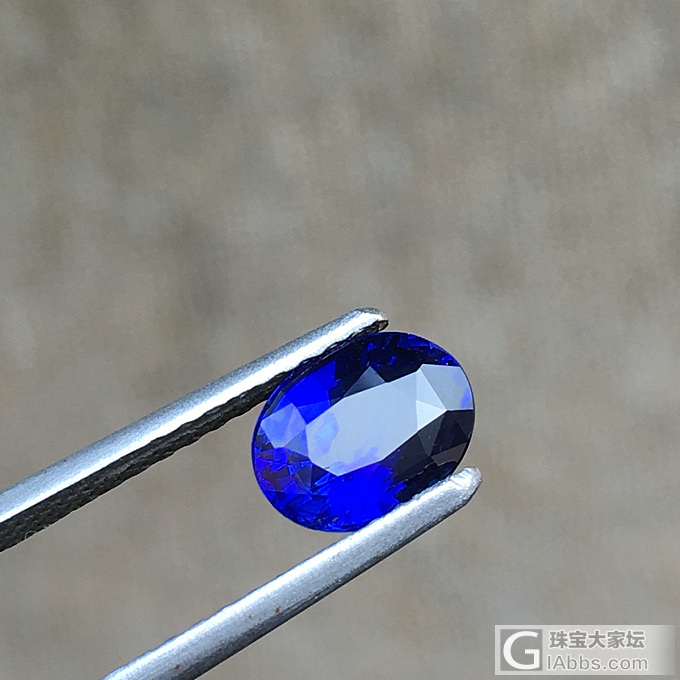 蓝宝石就喜欢这样的颜色_刻面宝石蓝宝石