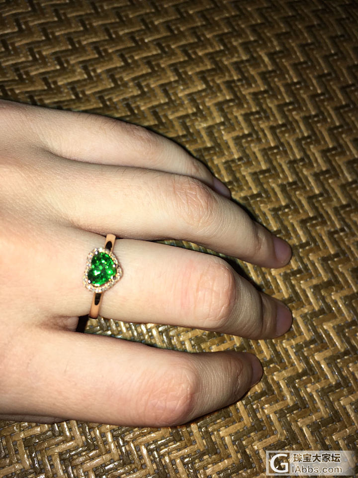 买的二手沙弗莱 心形戒指 虽然小可是好喜欢_沙弗莱戒指