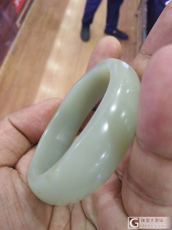 刚做好的一个青白籽料手镯_青白玉手镯