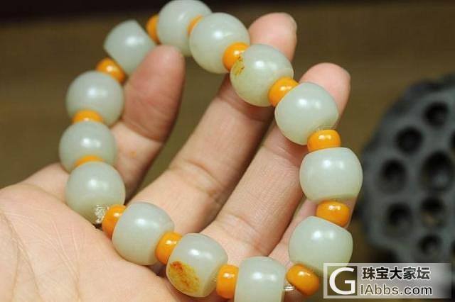 洒金皮青白玉籽料鼓型手链_青白玉