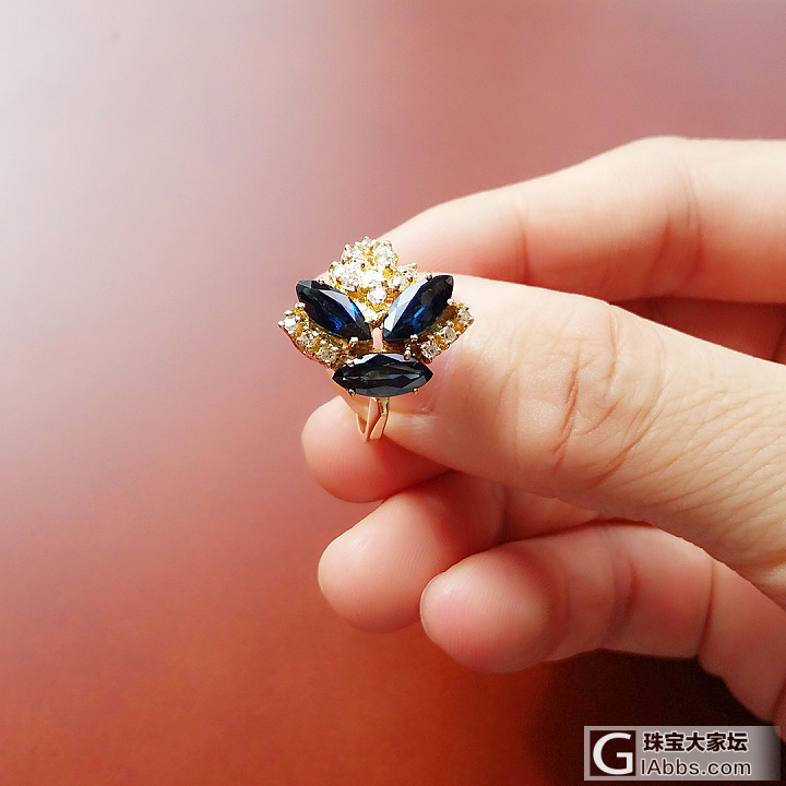 英国淘的😍小蜜蜂（感觉还是像蜜蜂）_镶嵌戒指蓝宝石