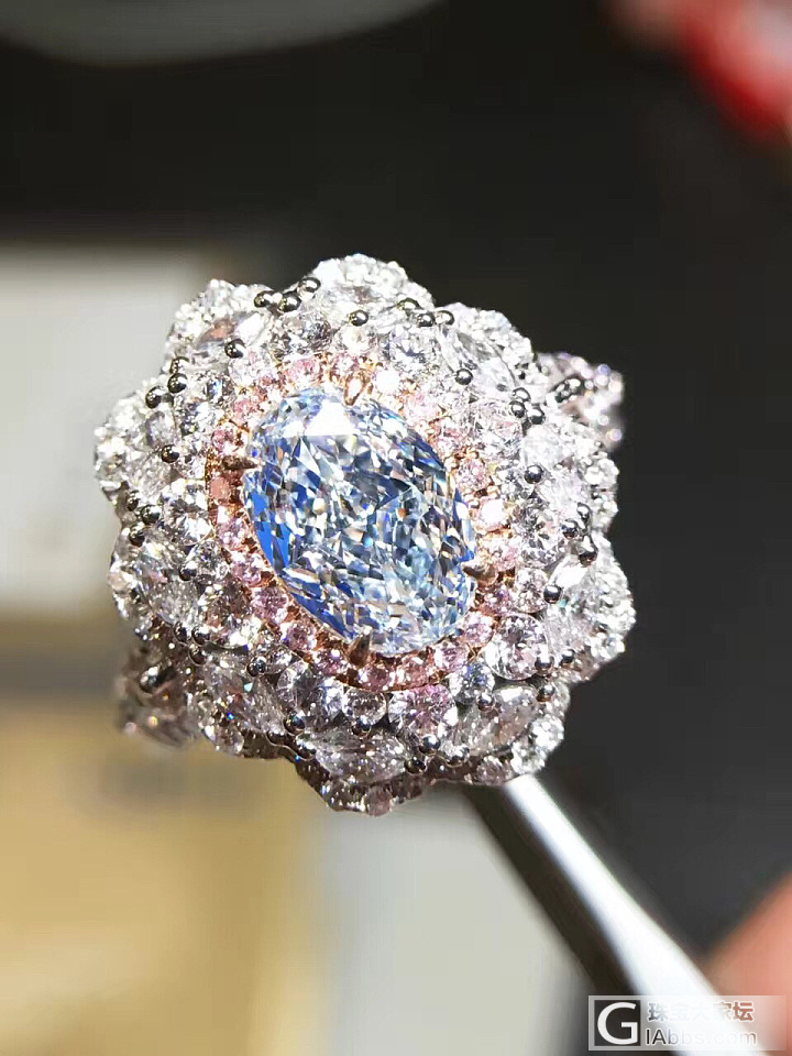 GIA 1.08ct FAINT BLUE IF净度，供大家欣赏！！_彩钻戒指钻石