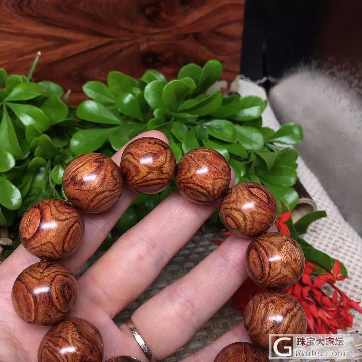 刚入手的海黄糠梨手串，与大家分享一下！_海南黄花梨珠串