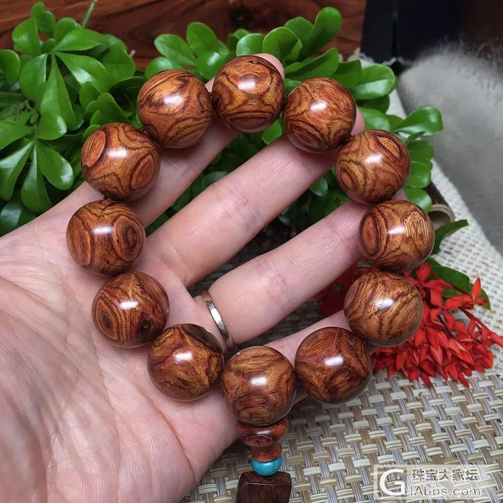 刚入手的海黄糠梨手串，与大家分享一下！_海南黄花梨珠串