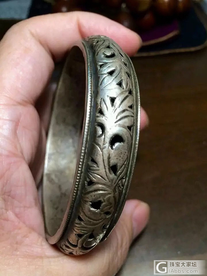 咸鱼看到的，觉的这才是真正二响环_银老银手镯
