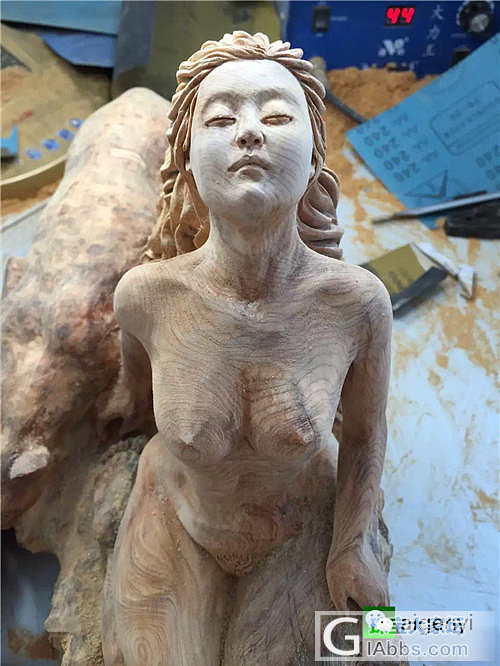 新作纯手工雕刻《豹女》_木雕