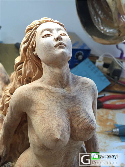 新作纯手工雕刻《豹女》_木雕