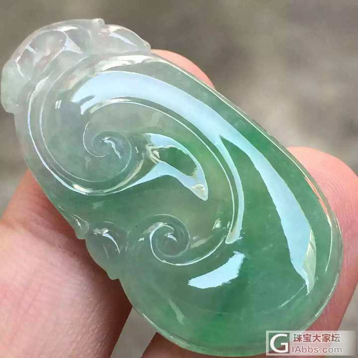 有没有阳绿飘花如意啊_翡翠