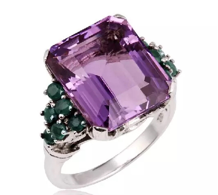 天然乌拉圭紫水晶和天然祖母绿组成的戒指，看看成色_刻面宝石紫水晶戒指