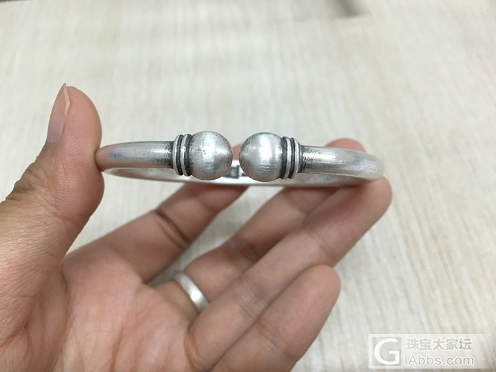 咸鱼收的全新老世兴小唐家的蒜头小花镯子收到了 刚收到就下锅 哑光变亮光（多图）_手镯银