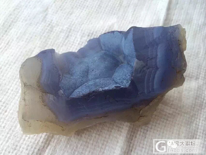 仕女•嫩江蓝玛瑙成品及原石欣赏_玛瑙