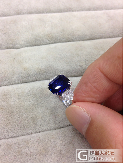 共赏一枚蓝宝戒指，大牌风格设计_蓝宝石戒指