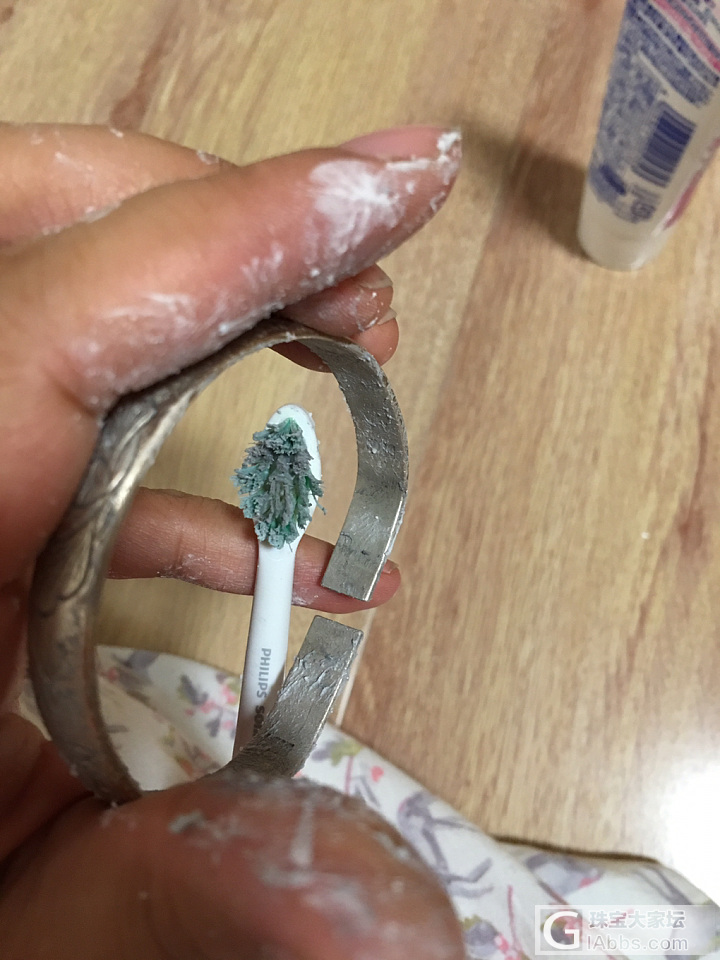 老银镯子，牙膏擦，结果...._老银手镯
