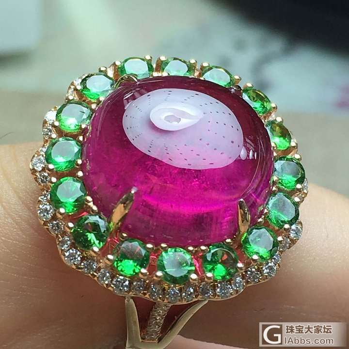 红碧玺戒指  沙弗莱_碧玺