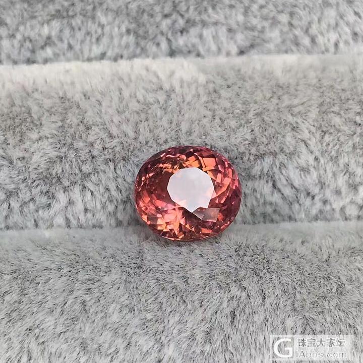 ♥️特价碧玺 
♥️2.845ct 
♥肉眼全净
♥️从底部看微绵絮
♥️整颗998🉐️
..._碧玺
