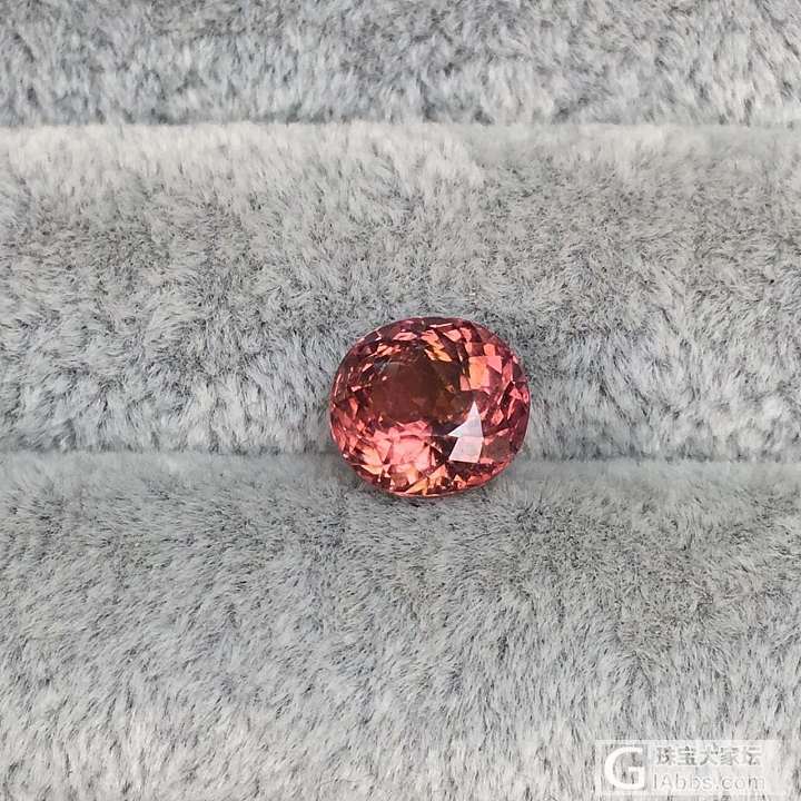 ♥️特价碧玺 
♥️2.845ct 
♥肉眼全净
♥️从底部看微绵絮
♥️整颗998🉐️
..._碧玺