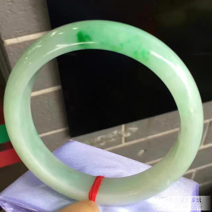 手镯这样拍如何，求大神给点意见_手镯翡翠