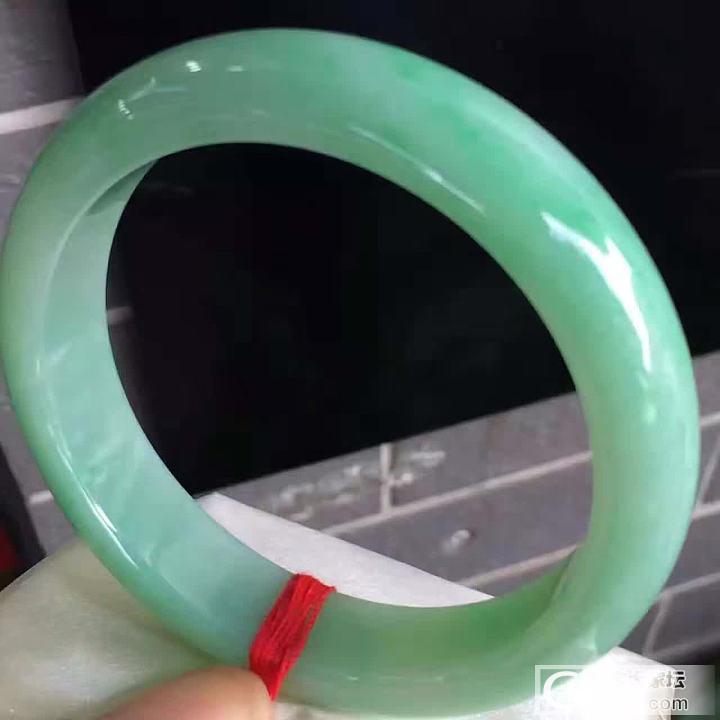 手镯这样拍如何，求大神给点意见_手镯翡翠
