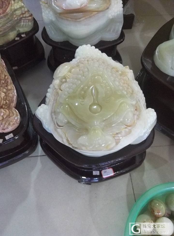 一家专门做玉器批发的店，只要你想要的这里都有！_玉石