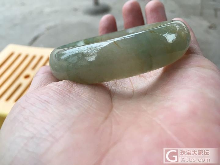 各位大神帮忙看看这是怎么了_手镯翡翠