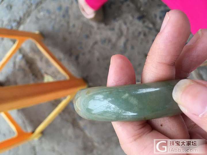 各位大神帮忙看看这是怎么了_手镯翡翠