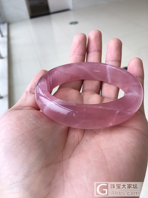 大家来看看这个果冻马粉手镯_粉晶手镯