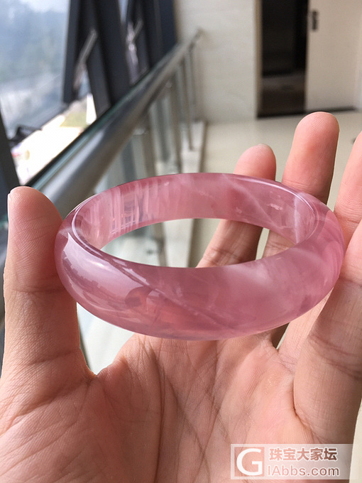 大家来看看这个果冻马粉手镯_粉晶手镯