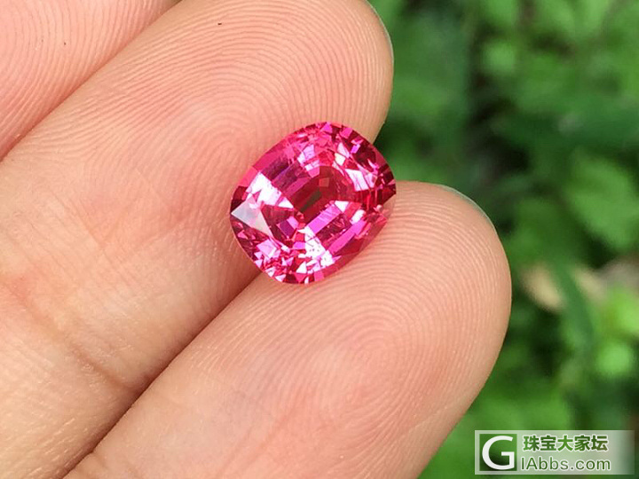 2克拉尖晶石，热粉色，产自坦桑尼亚_刻面宝石尖晶石
