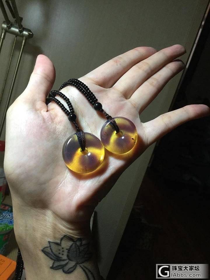 最近收藏的多米尼克天空蓝珀_蓝珀