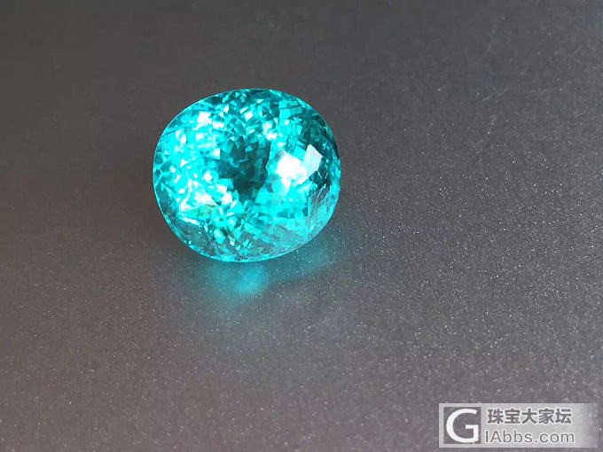 一颗珍藏的16卡 帕拉伊巴_刻面宝石碧玺