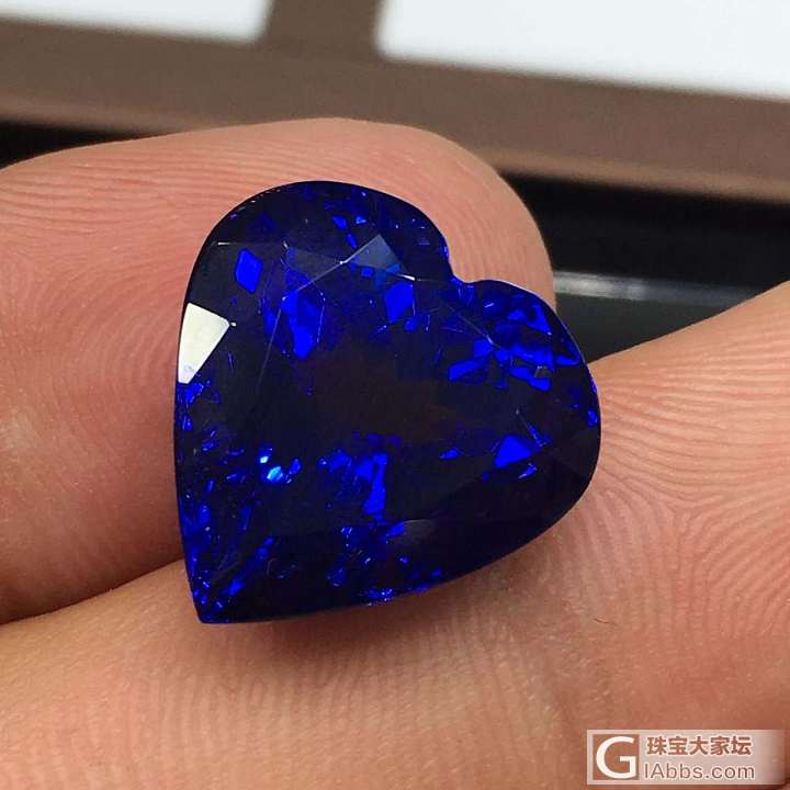 5a级全净体海洋之心坦桑石裸石_刻面宝石坦桑石