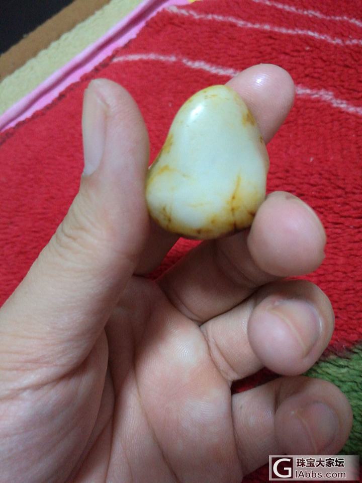 白玉红皮籽料和鸡骨白带黄皮籽料_白玉