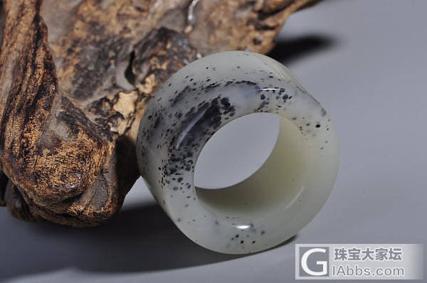 新疆和田玉特色青花籽料火龙果种扳指