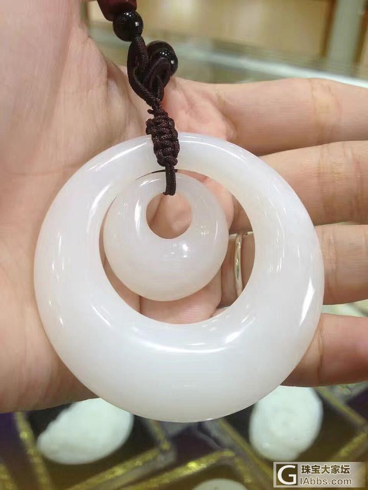纯天然玉化砗磲精品无暇《心心相印》吊坠，这品质没谁了。_砗磲吊坠