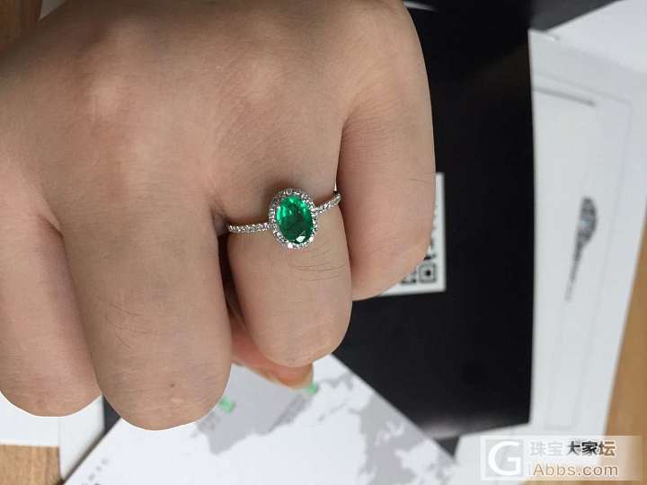 这个祖母绿戒指肿么样？好看吗？