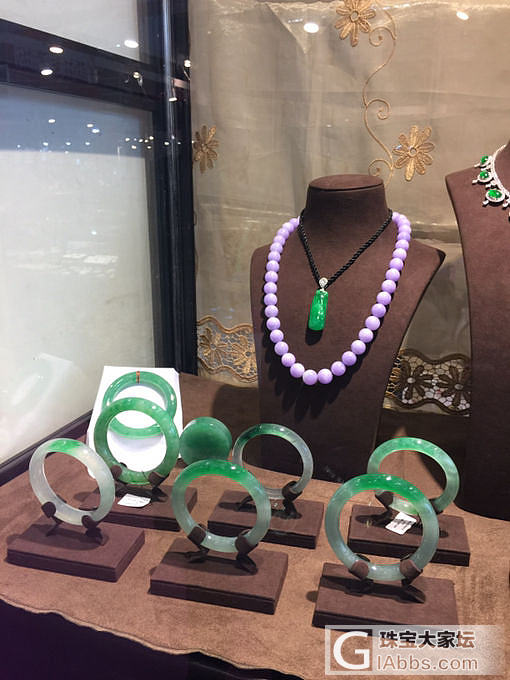 逛珠宝展_名贵宝石戒指展会翡翠
