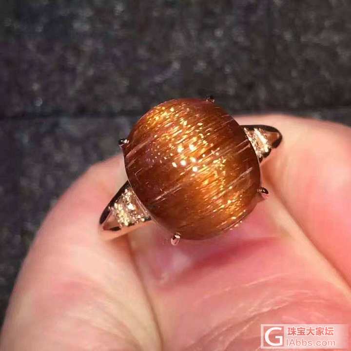 下面两款貔貅请高手估一下，哪款好_发晶