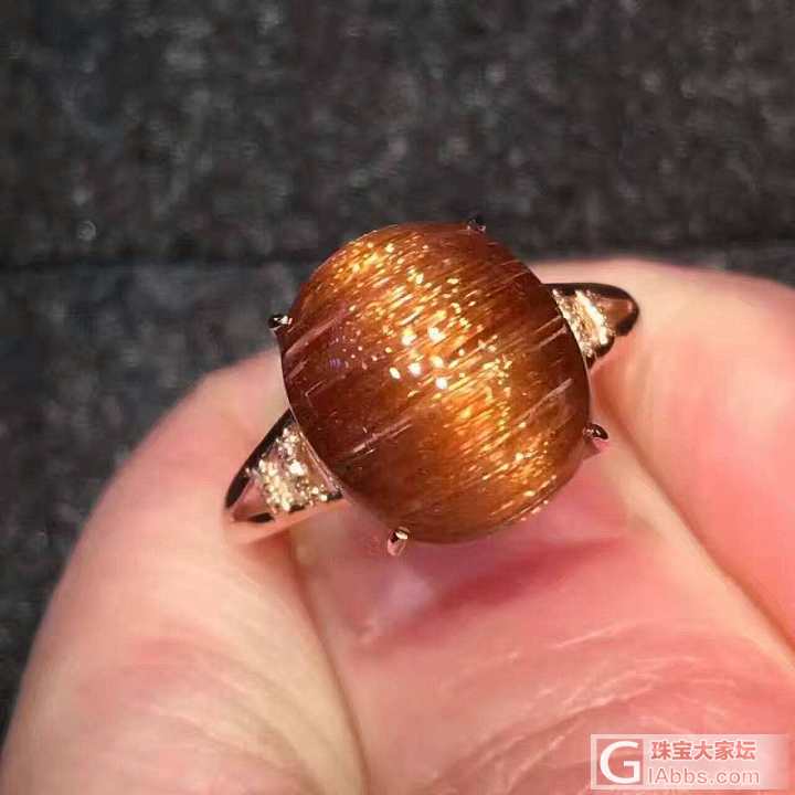 下面两款貔貅请高手估一下，哪款好_发晶