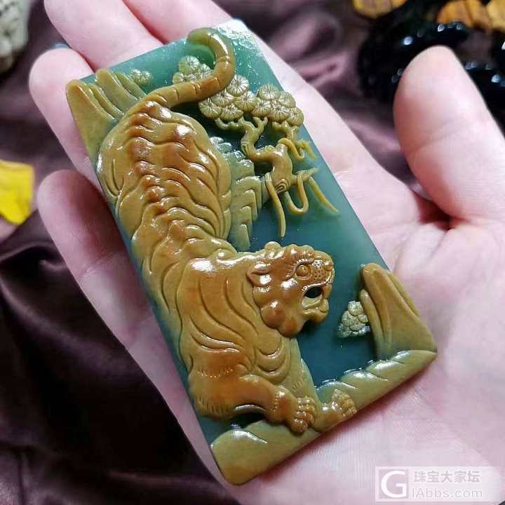 雕刻师其实亦是苦逼的设计师_挂件玉工