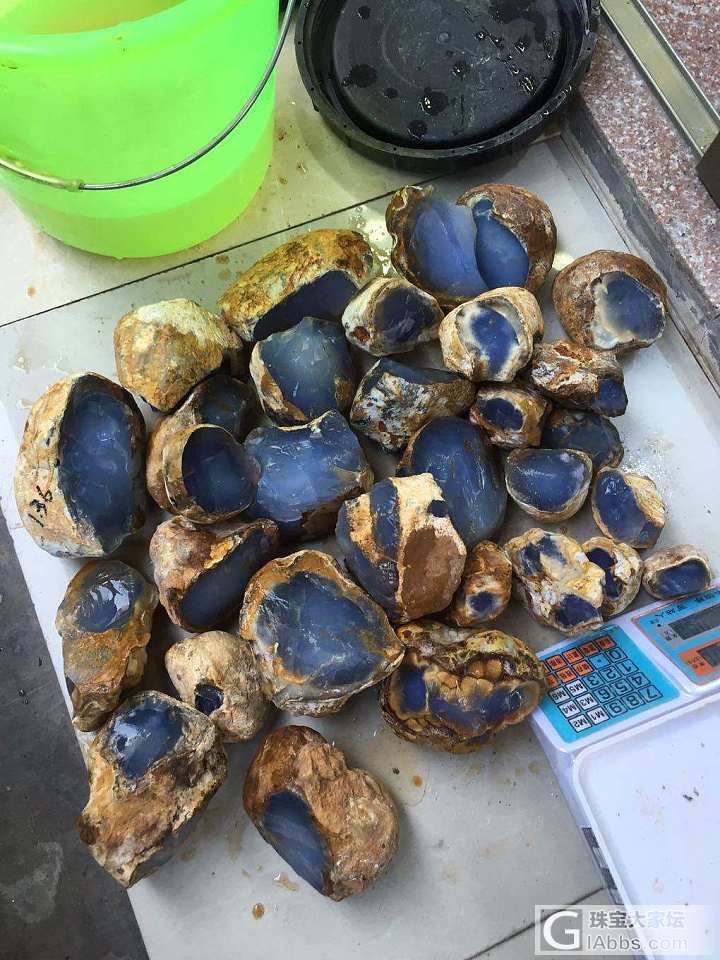 土耳其蓝玉髓石头_原石玉髓