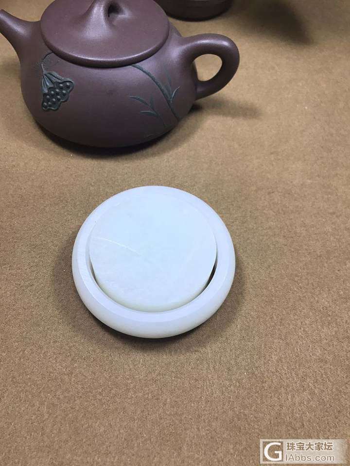 一年了总算切到一块一级白满皮手镯，籽料赌手镯实在太难了_手镯和田玉