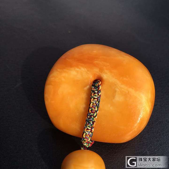 【名称】古董老蜜蜡饼子
【尺寸】饼子高：41宽：46厚：27mm 链子最大直径1..._蜜蜡挂件