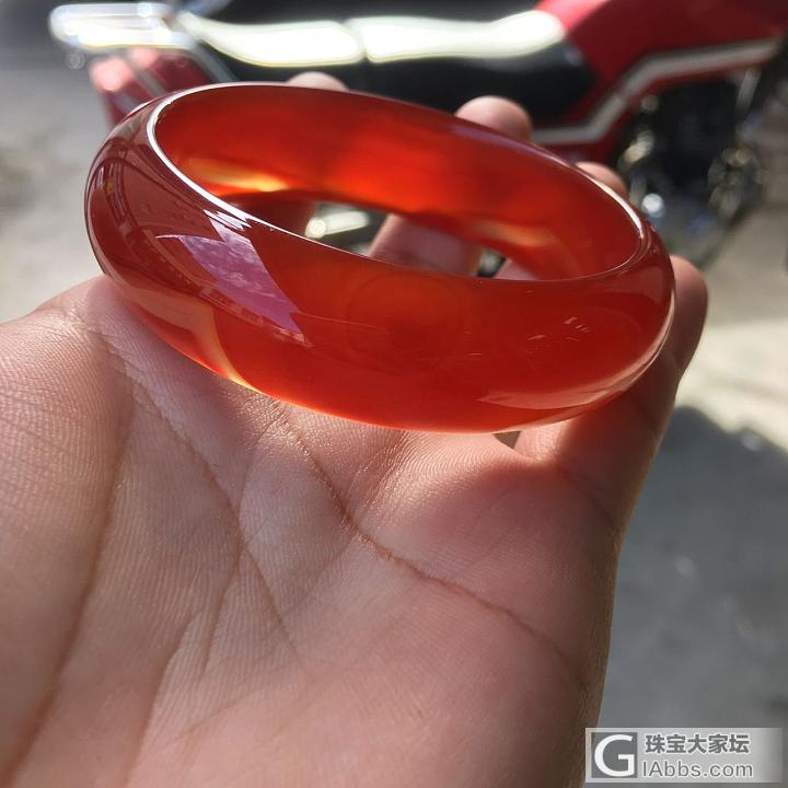鸡血红_手镯玉髓